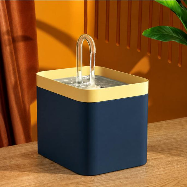 Fontaine à eau pour chat compacte 1,5 L, coloris bleu